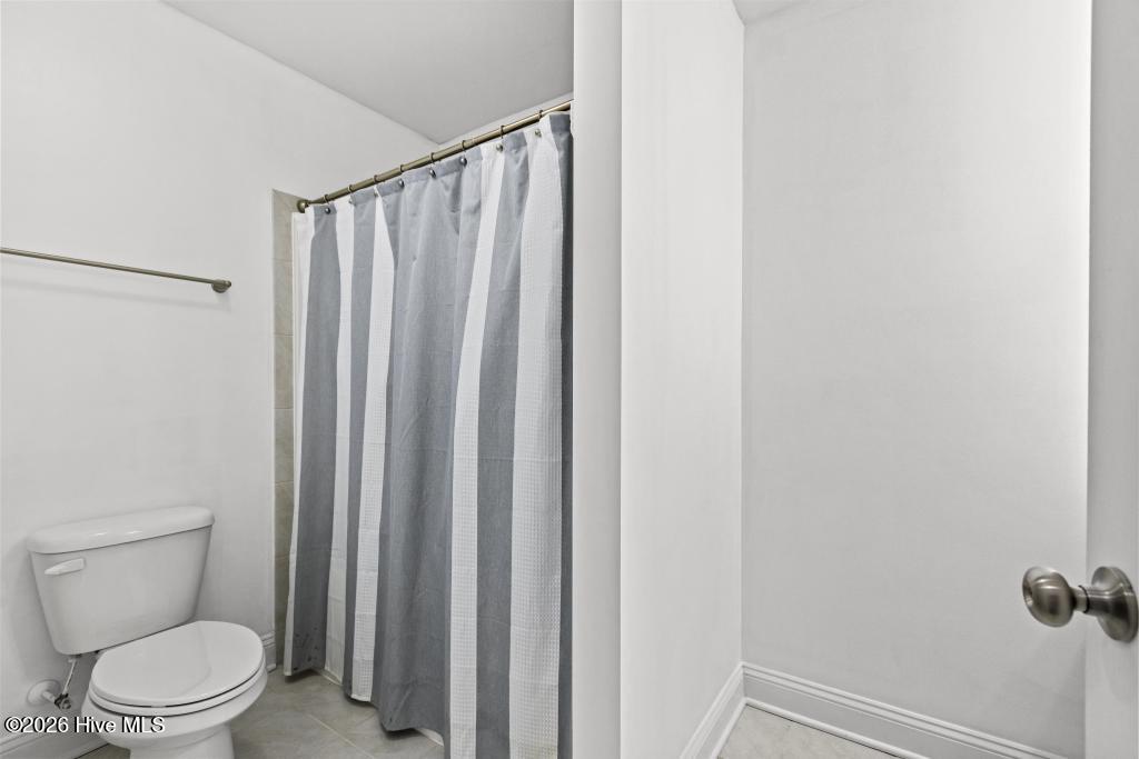 100565608 | Photo 32