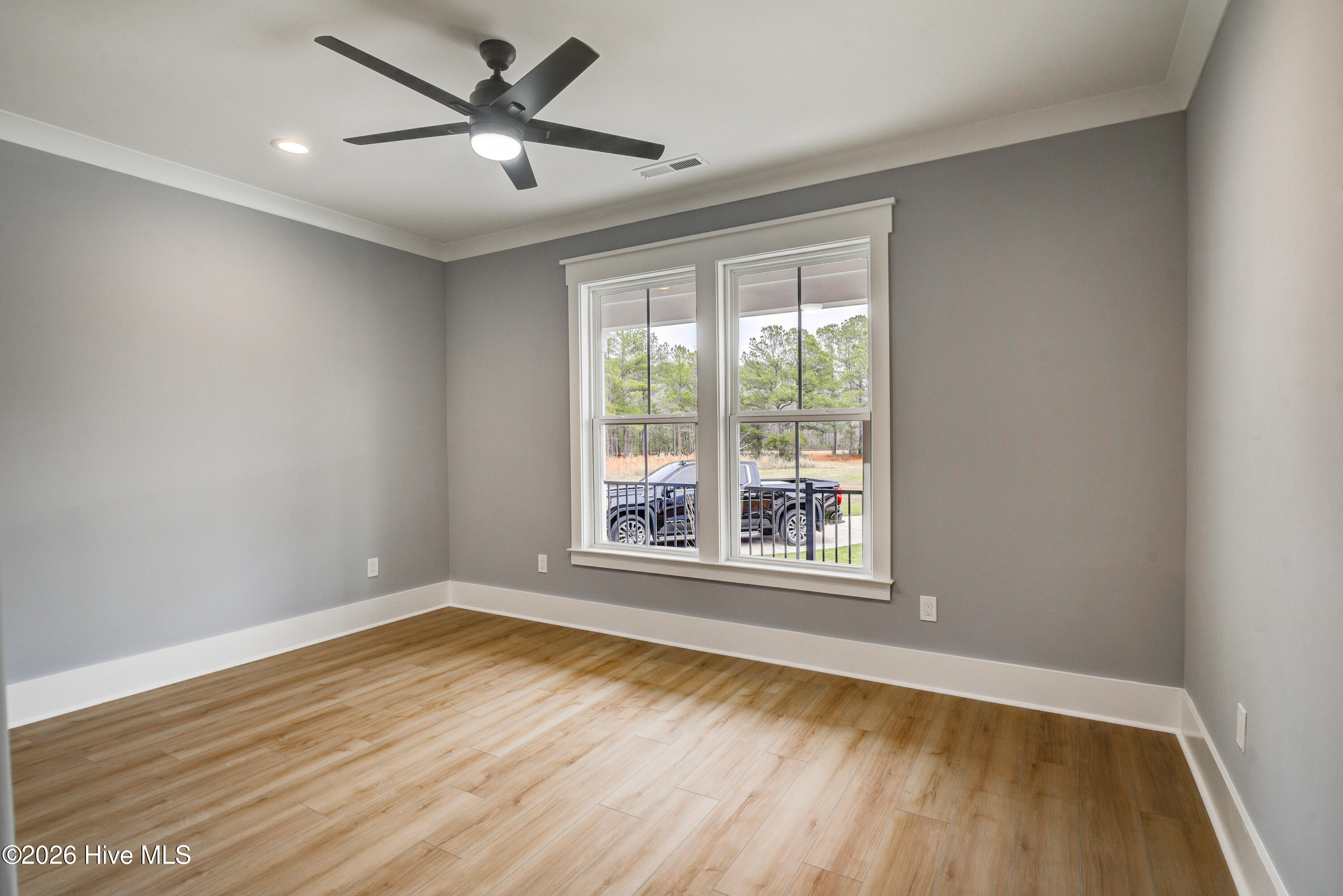 100557484 | Photo 11