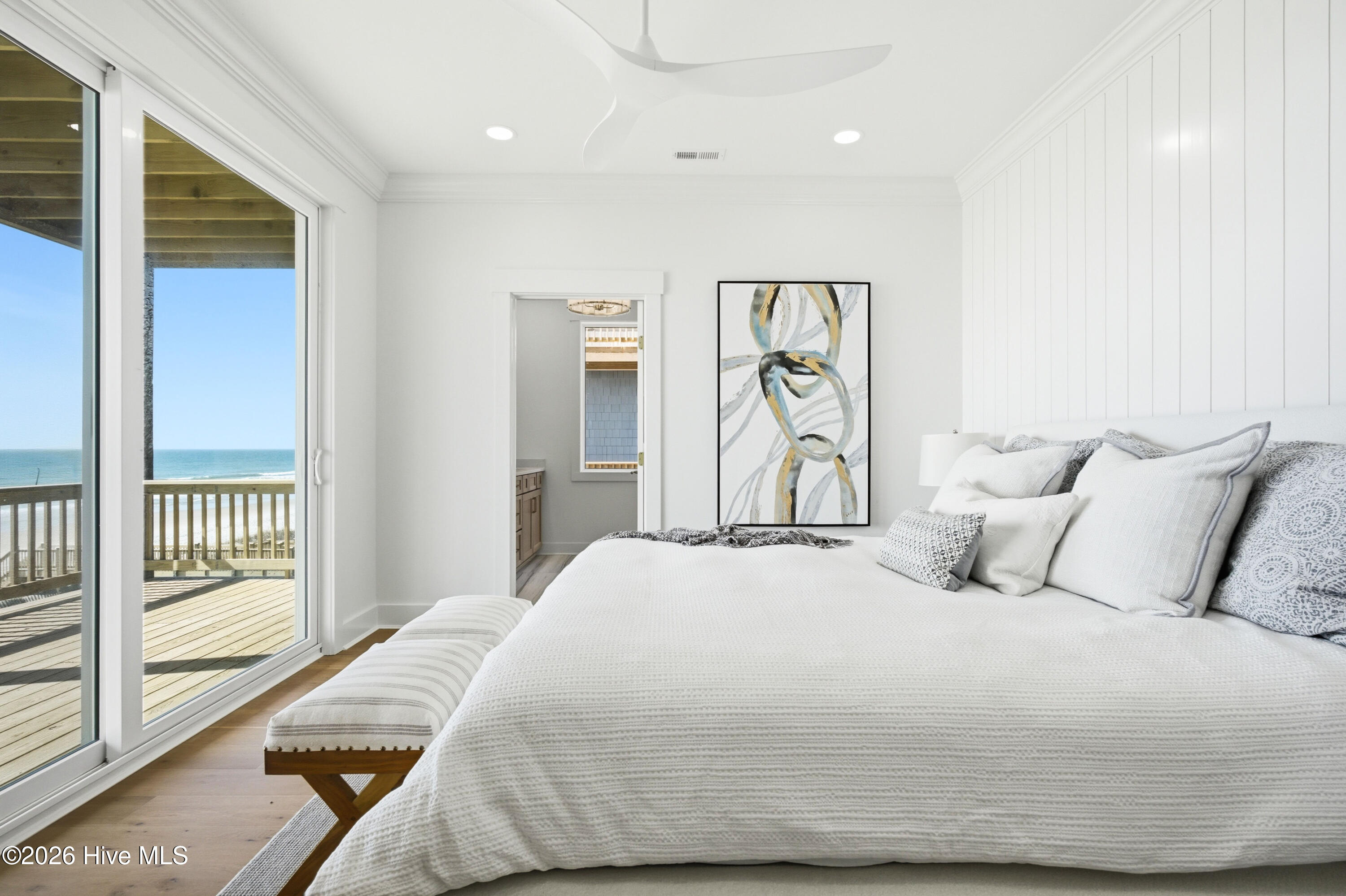 100508019 | Photo 28