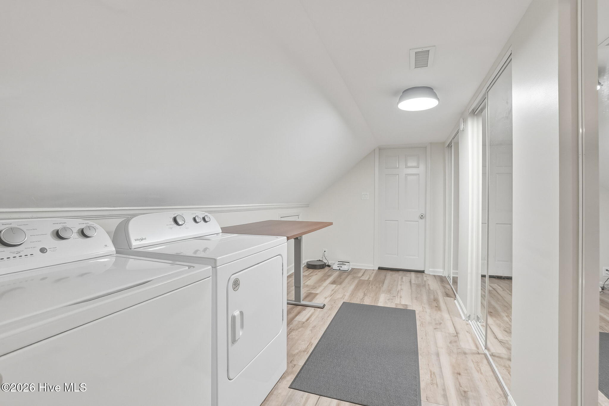 100566494 | Photo 21