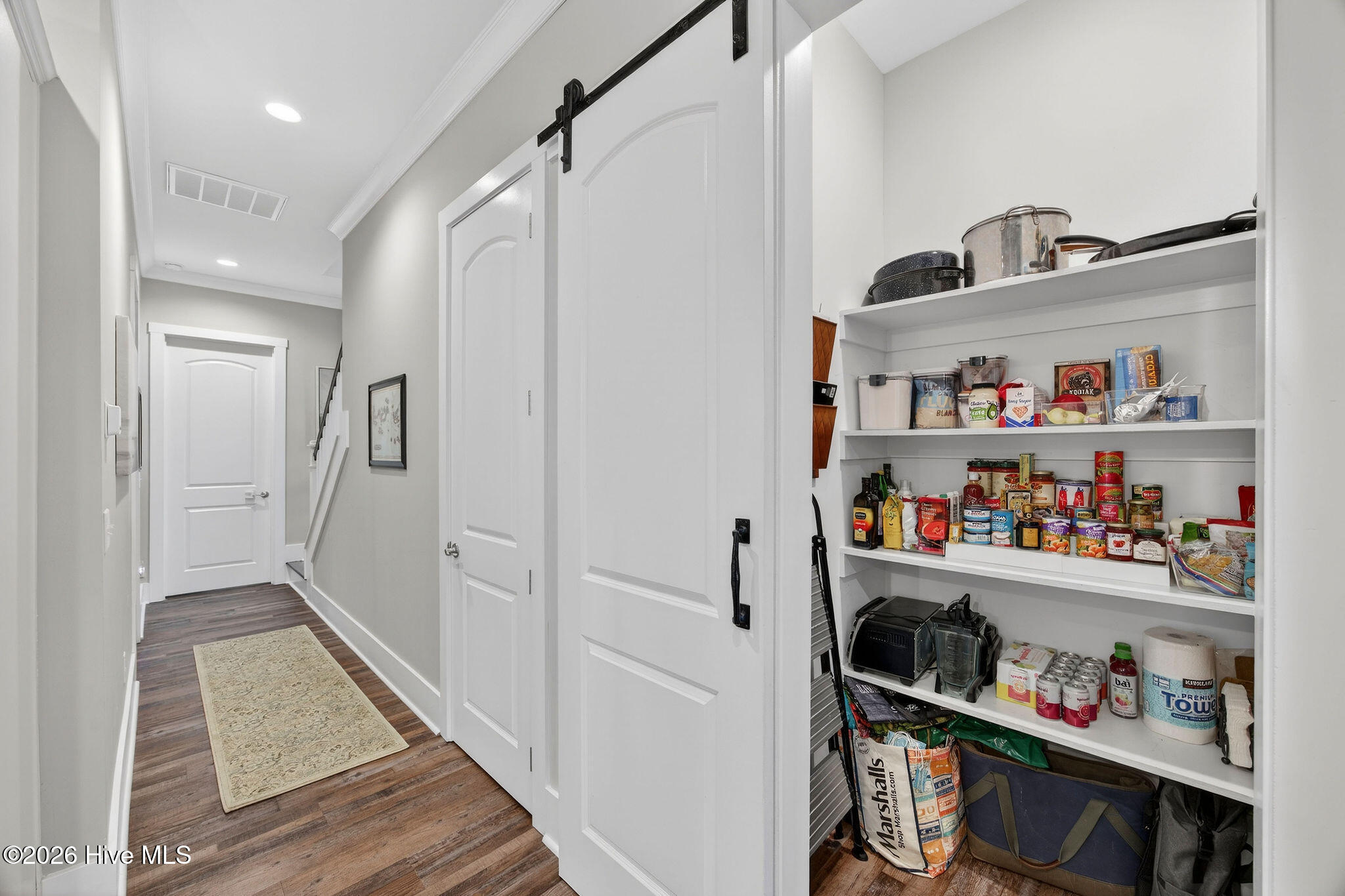 100552551 | Photo 12