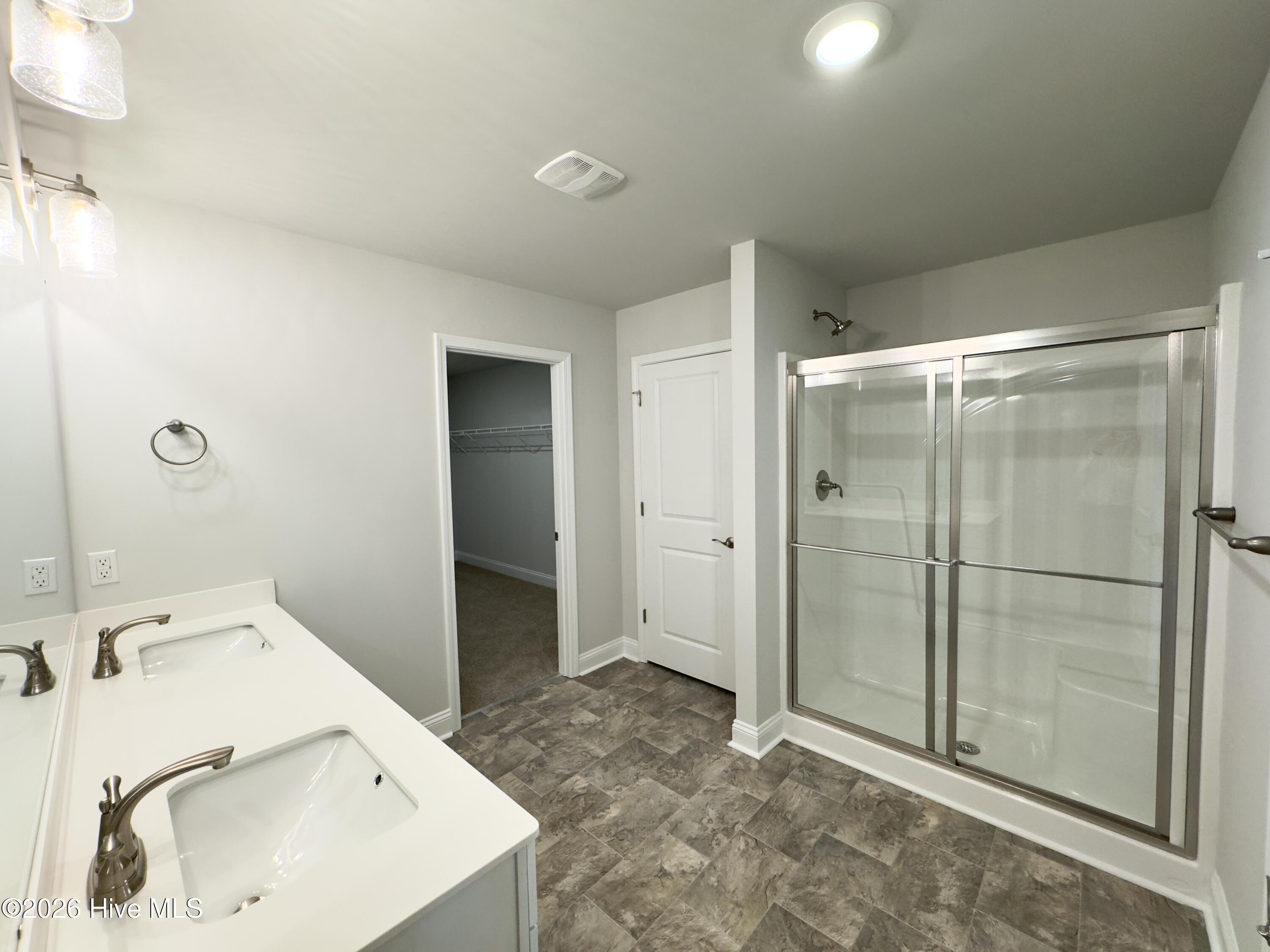 100563324 | Photo 23