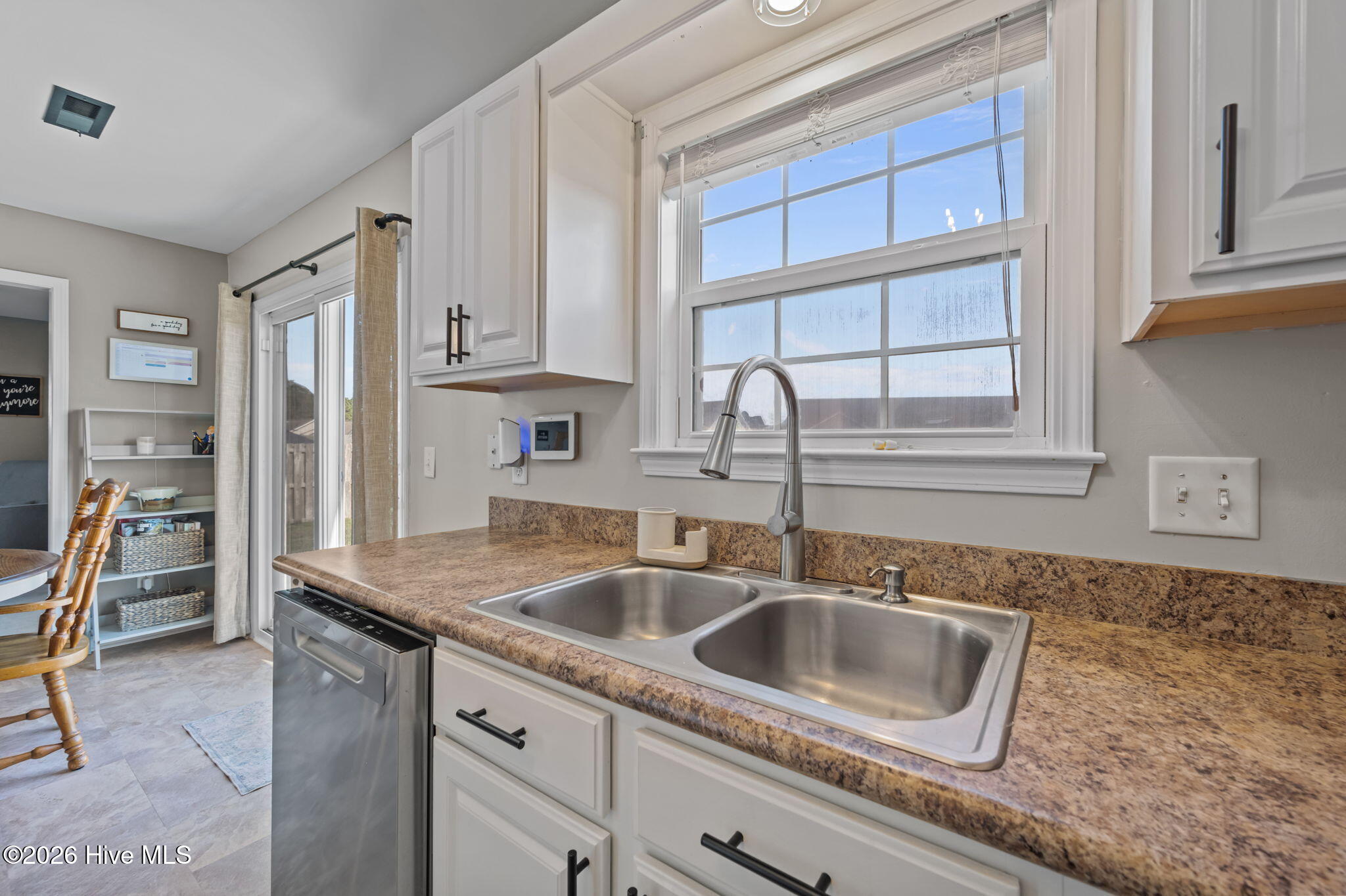 100558999 | Photo 19