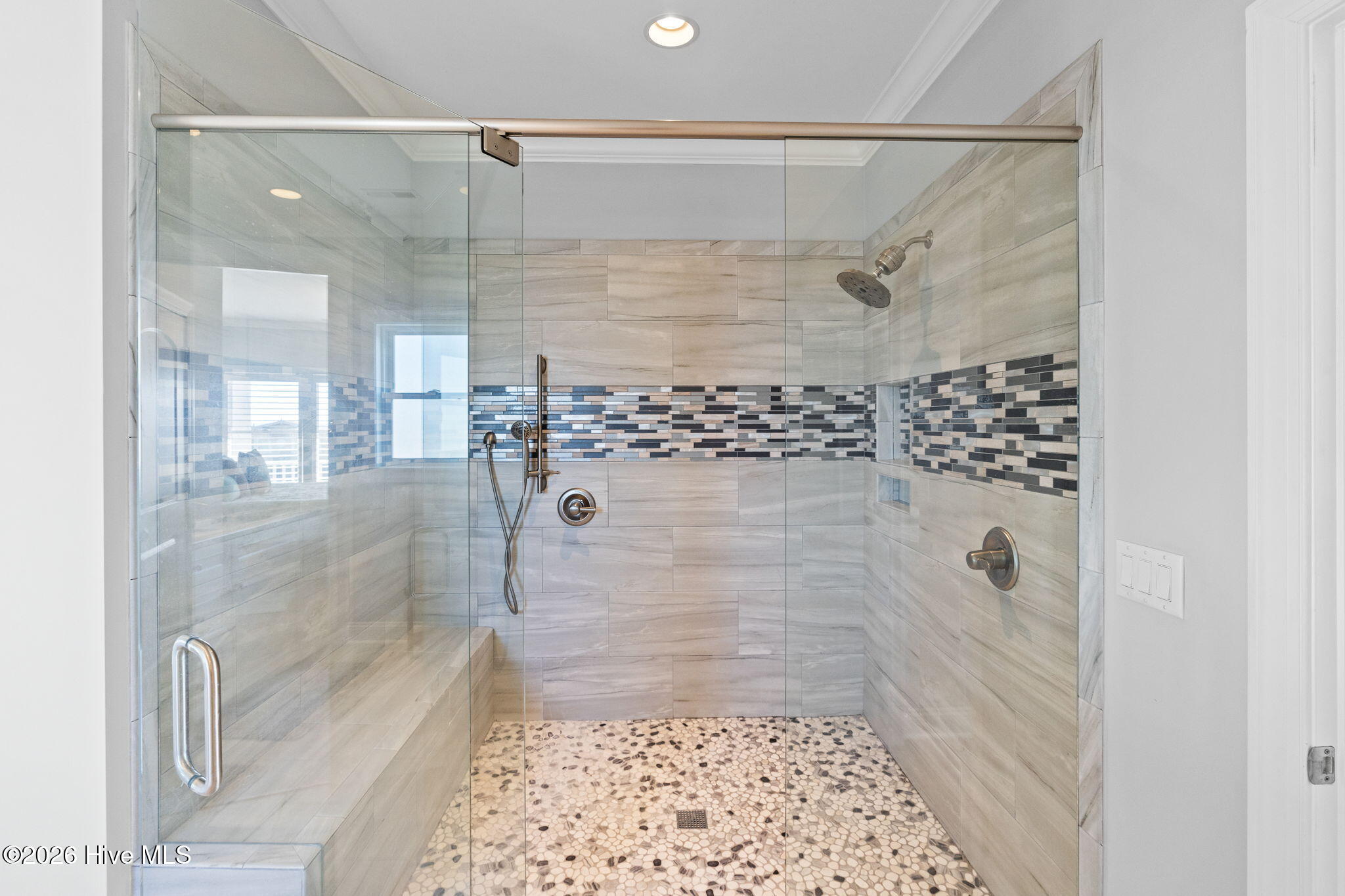 100555015 | Photo 37