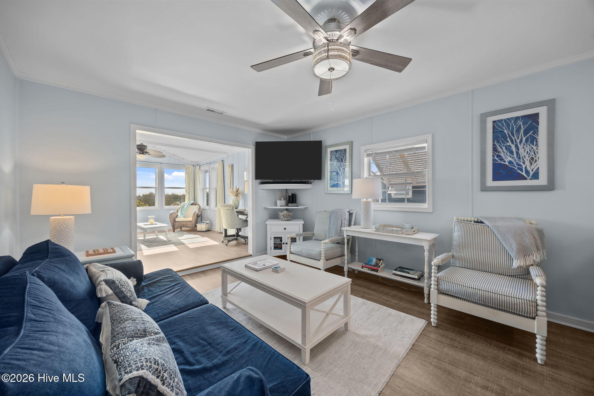 100550380 | Photo 10