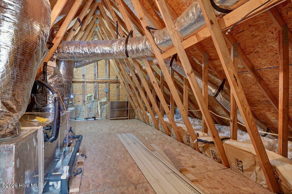 100549483 | Photo 18