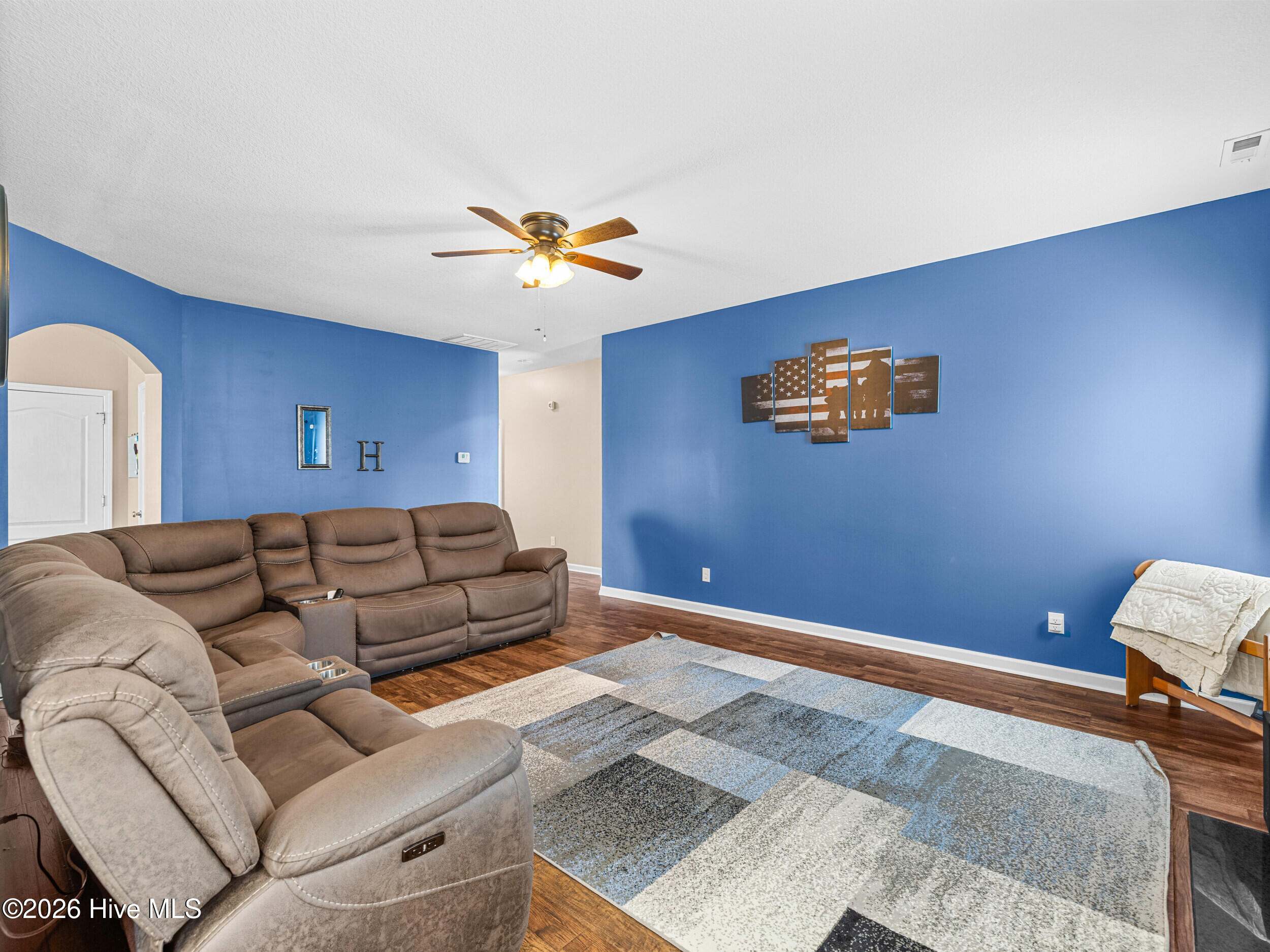 100568044 | Photo 15