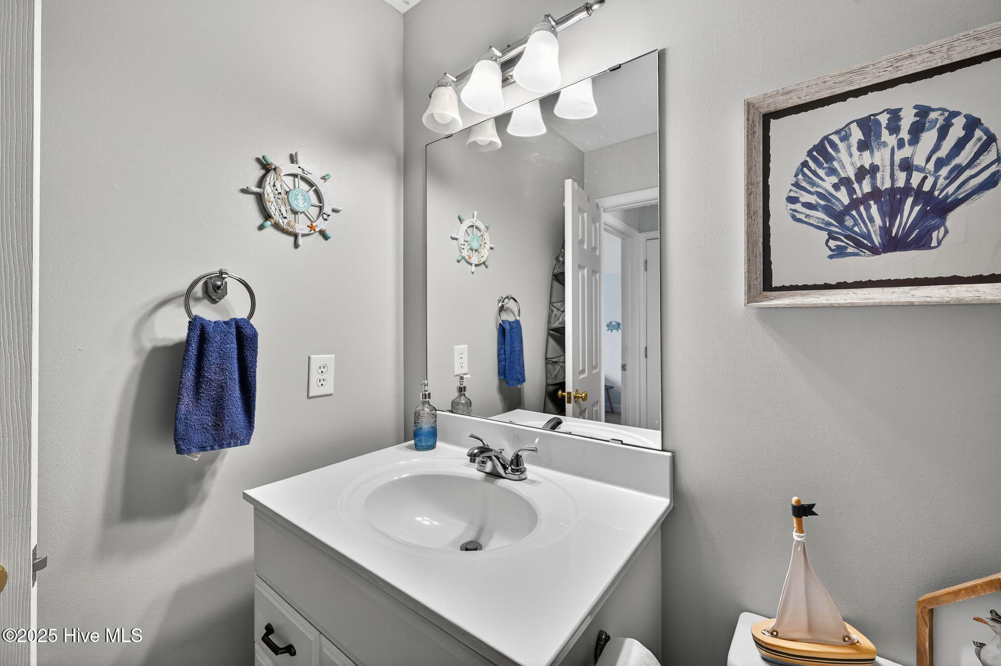 100527210 | Photo 25