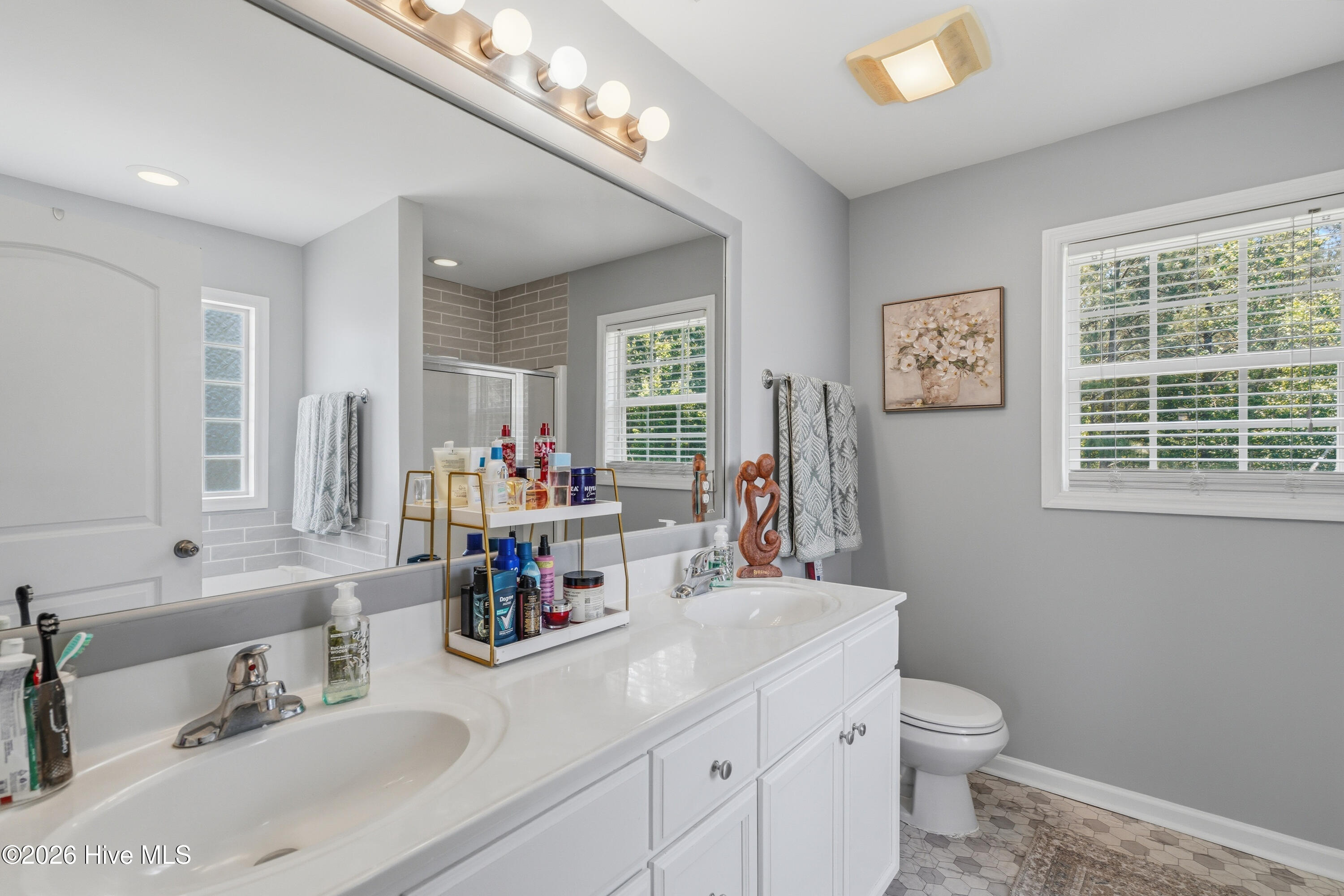 100569622 | Photo 22