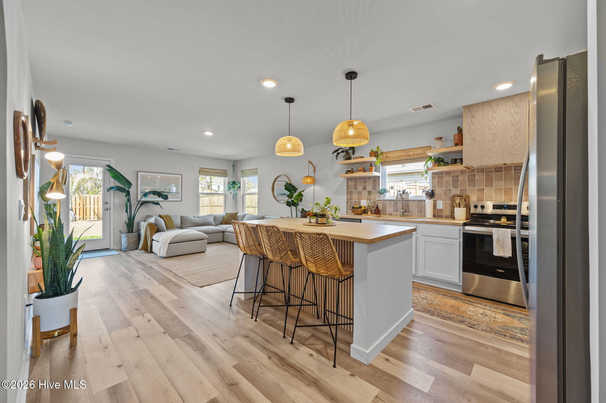 100557335 | Photo 13