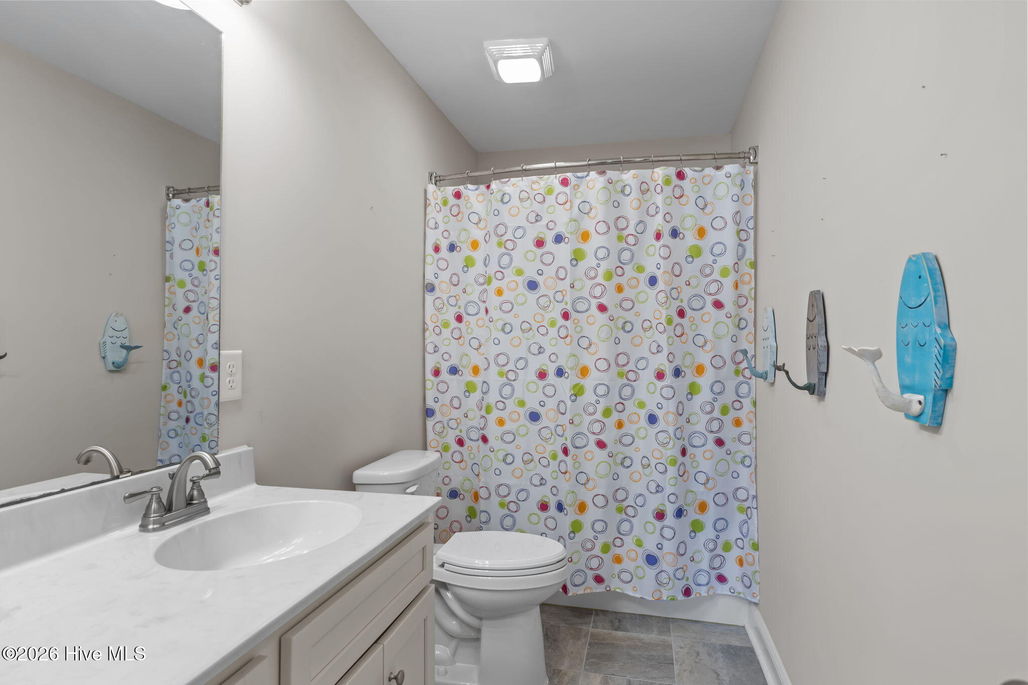 100569741 | Photo 32