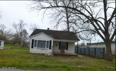 Homes for sale in Chadbourn, NC | 106 E 4th Ave, Chadbourn, NC 28431 | MLS# 100531970