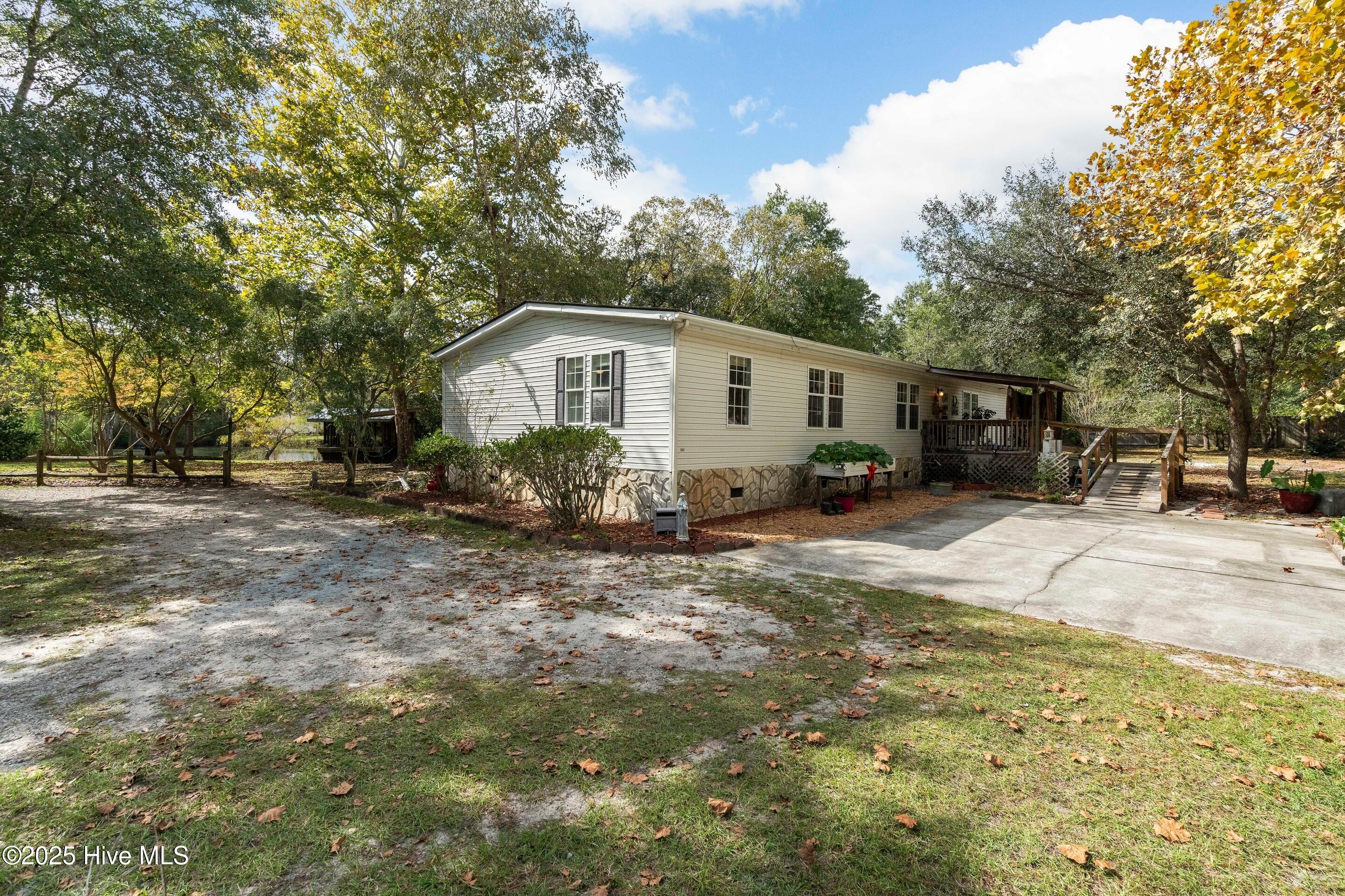 100535667 | Photo 66