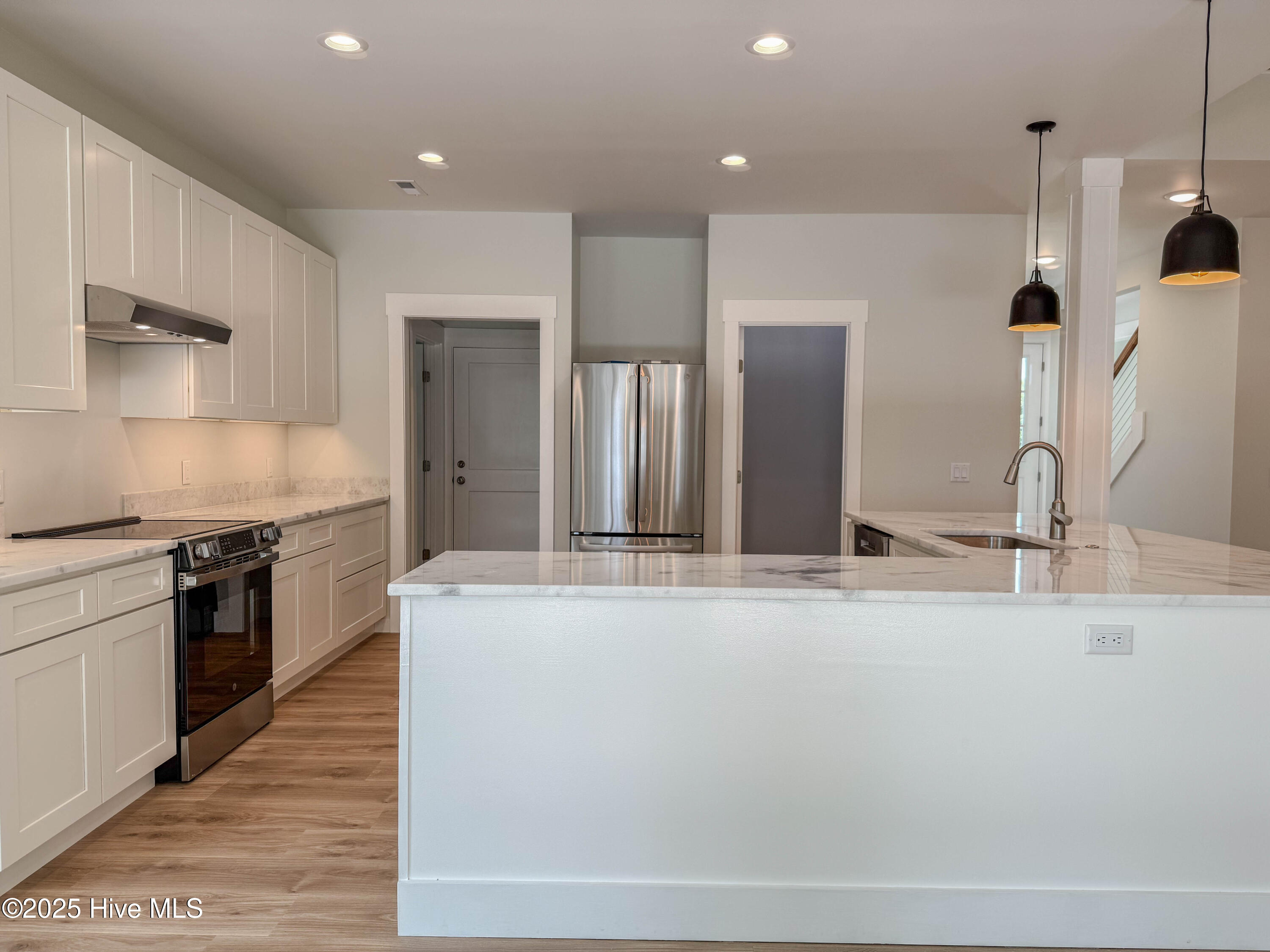 100529852 | Photo 18