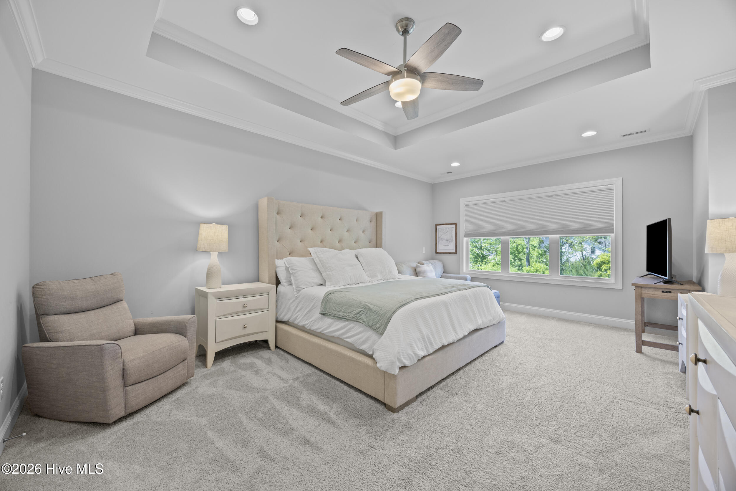 100570298 | Photo 23