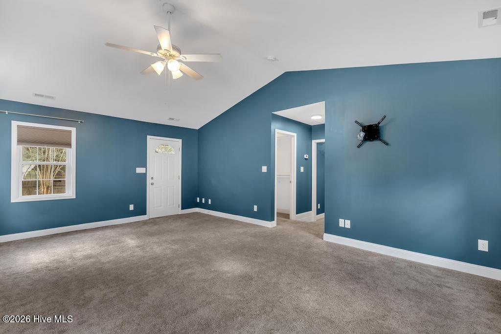 100551795 | Photo 12