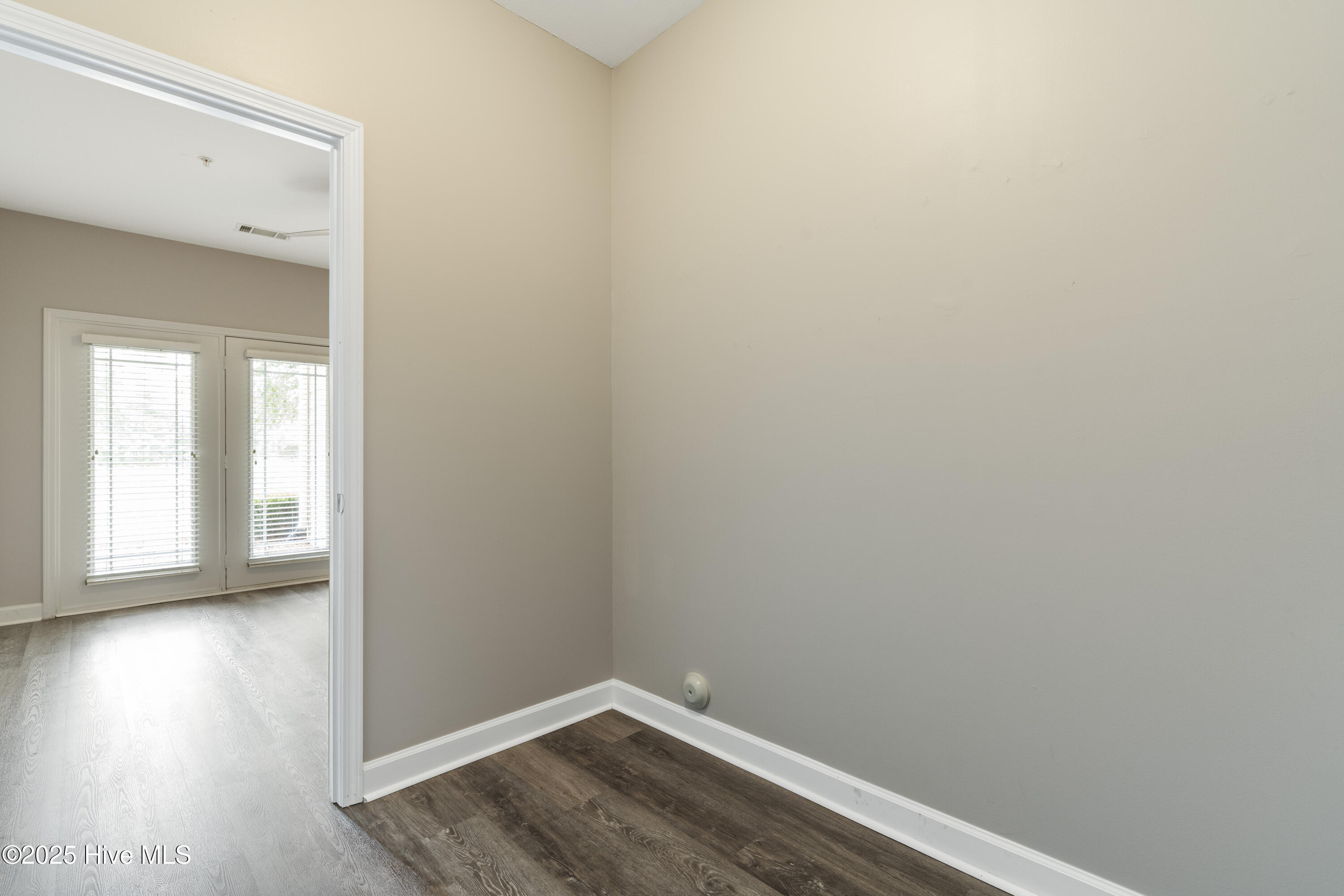 100564335 | Photo 35