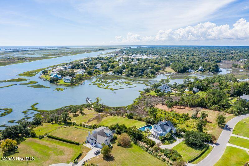 100533910 | Photo 39