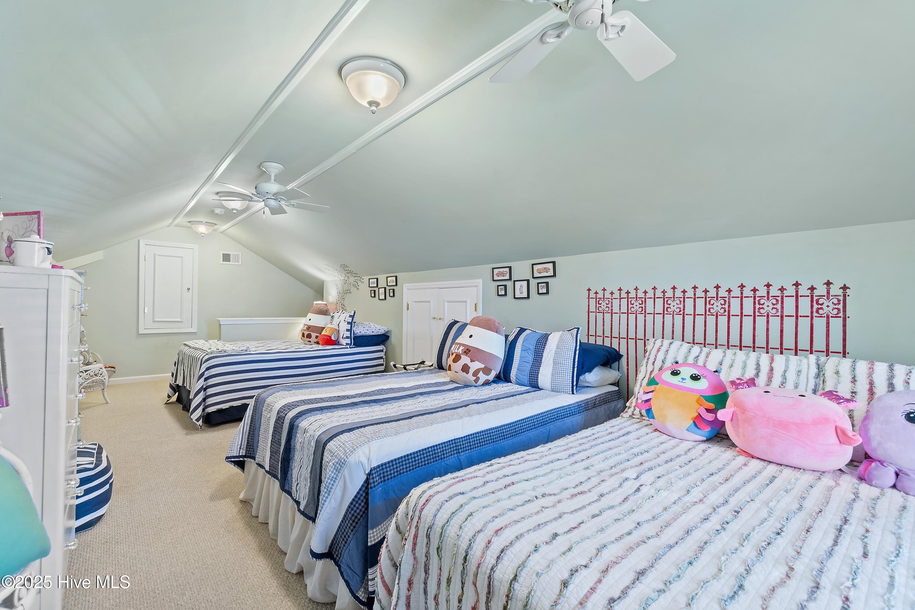 100545354 | Photo 34