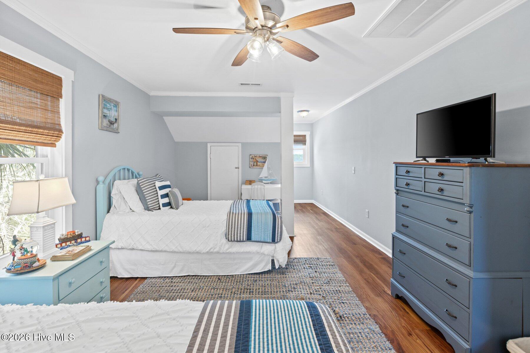 100559463 | Photo 34