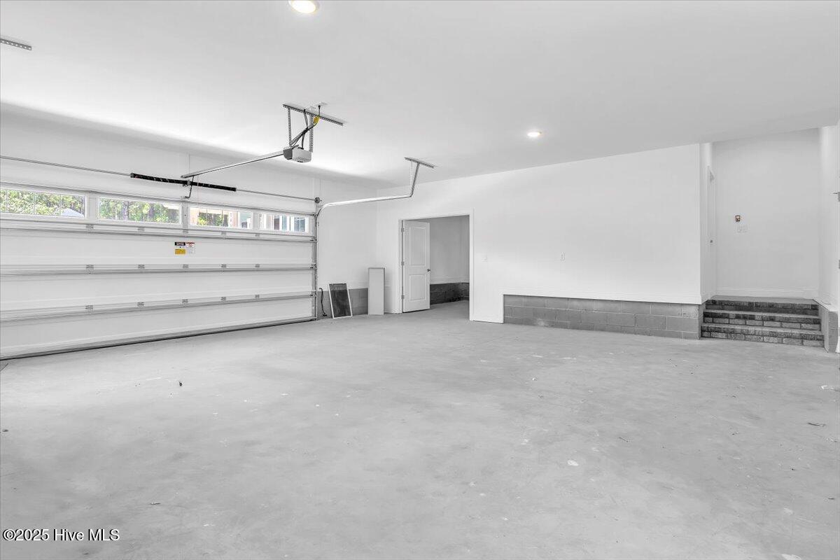 100522992 | Photo 38