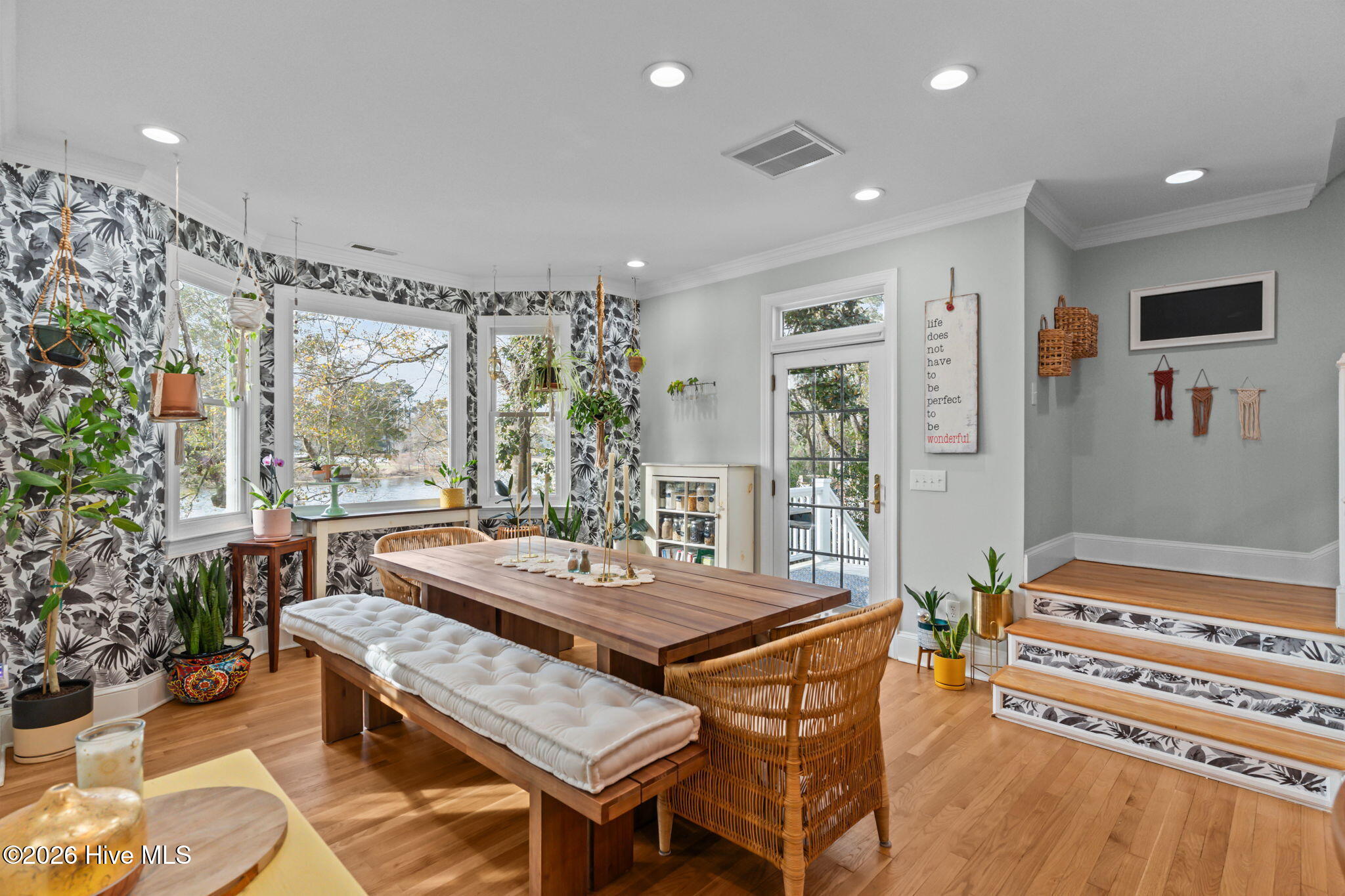 100556874 | Photo 22