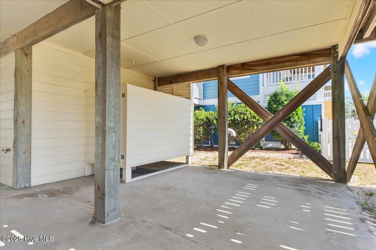 100532820 | Photo 14