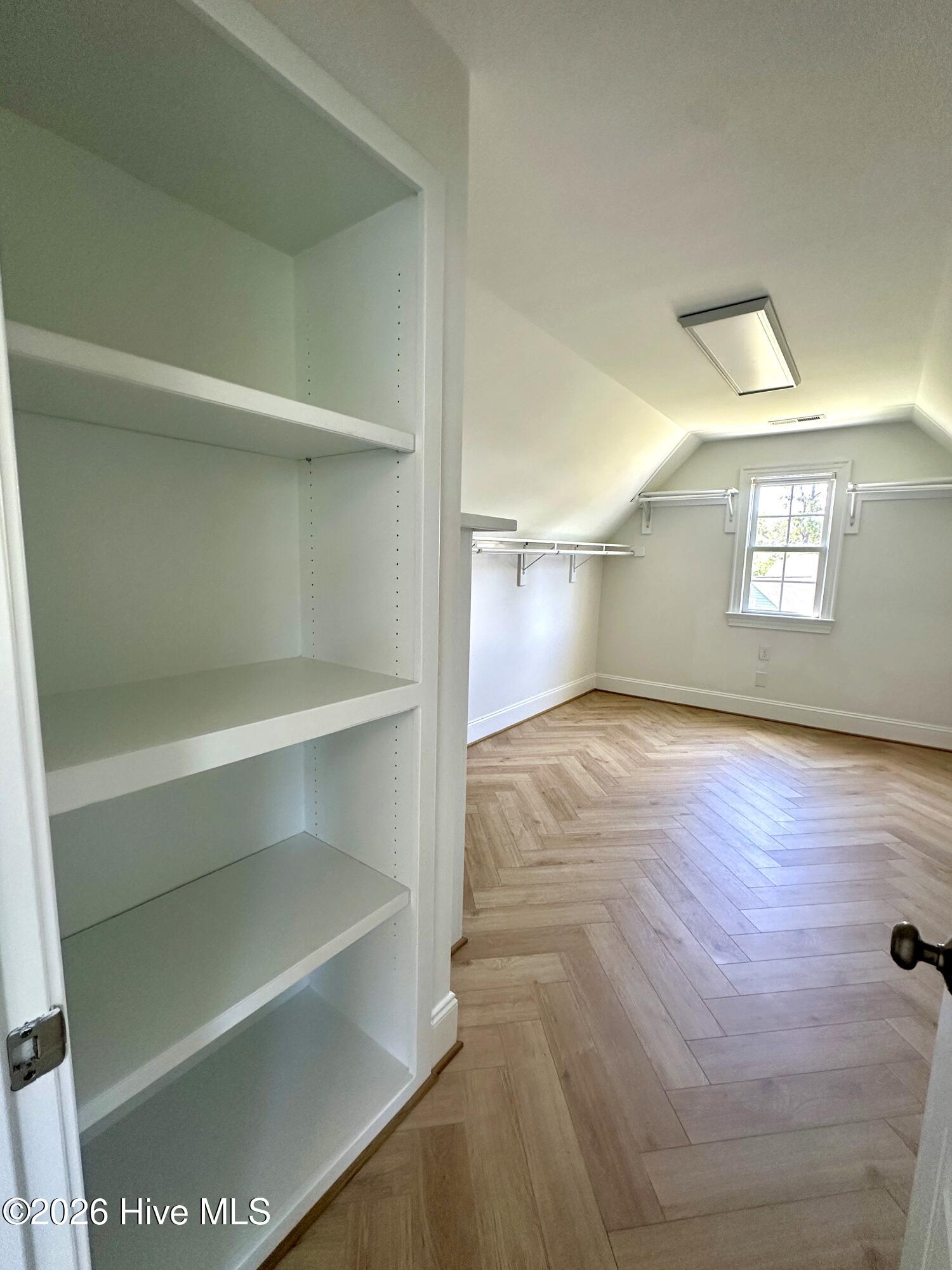 Closet 5