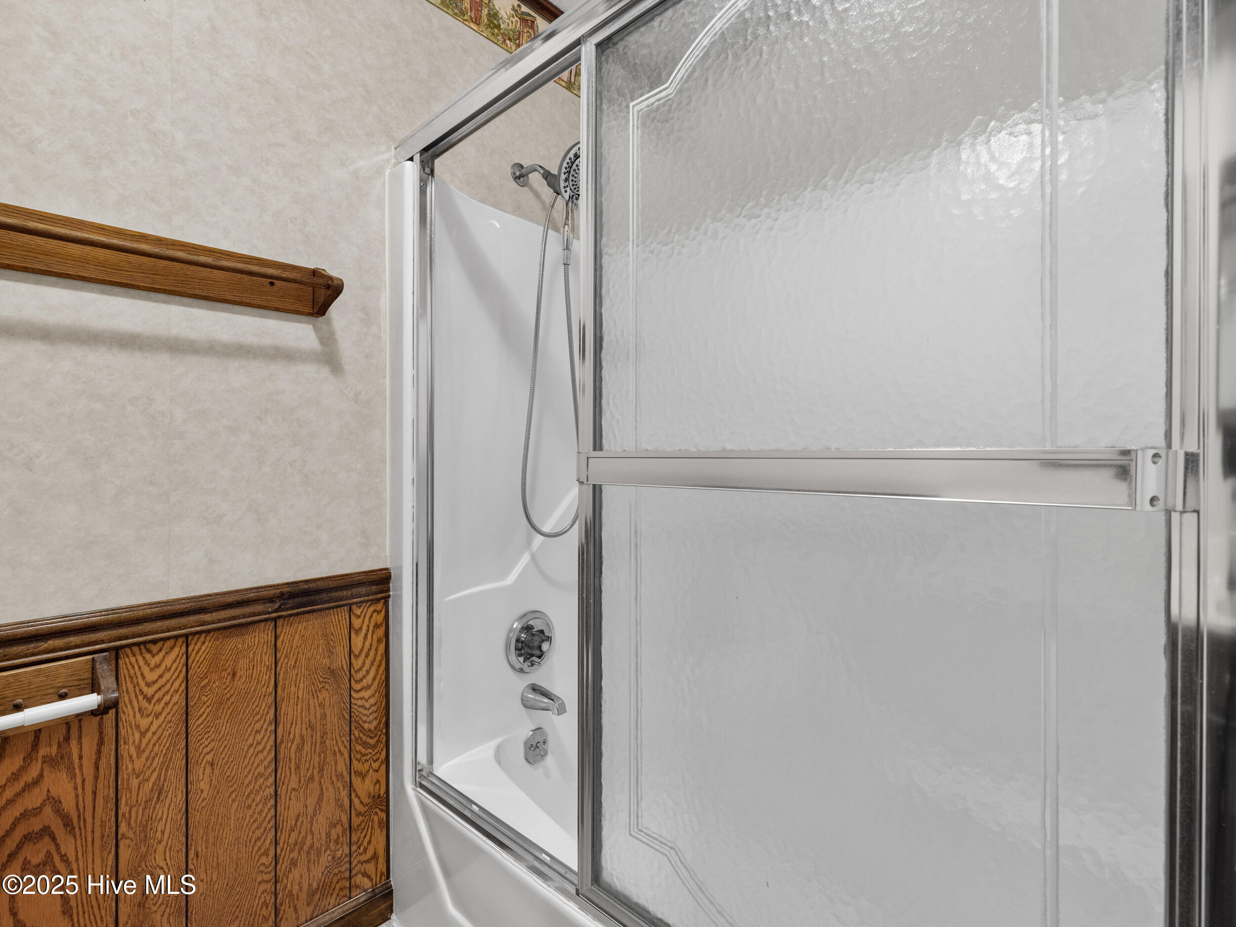 100544325 | Photo 45