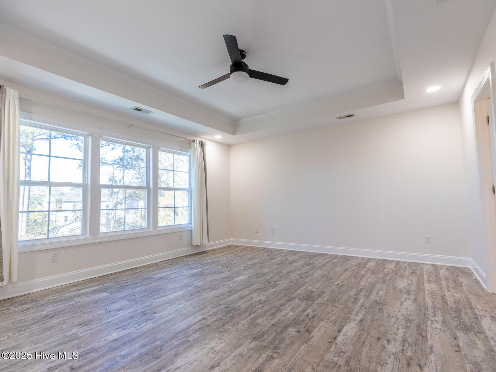 100546251 | Photo 30