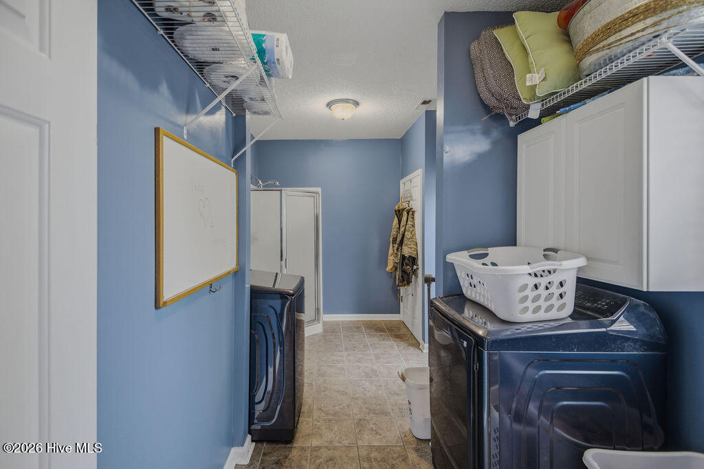 100565606 | Photo 28