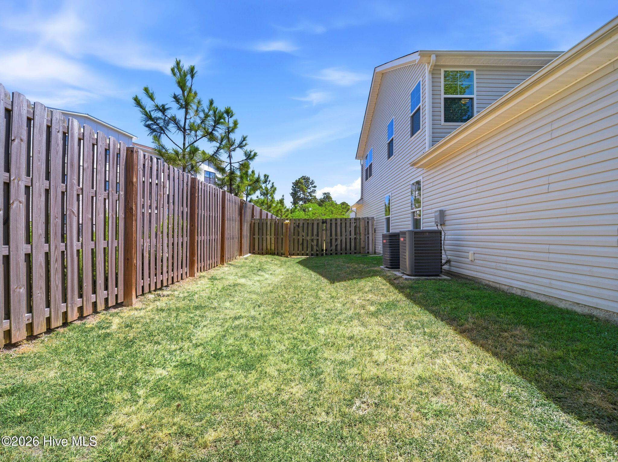 100569792 | Photo 58