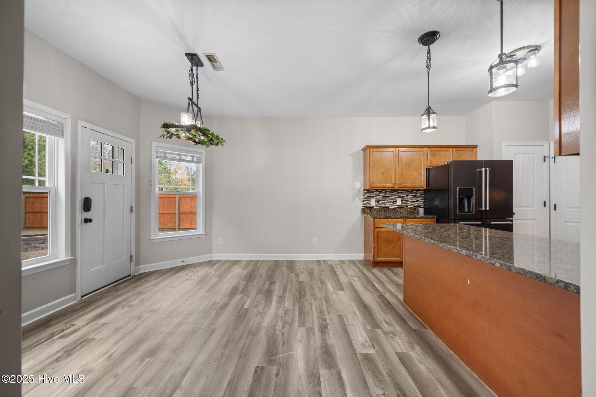 100546672 | Photo 14