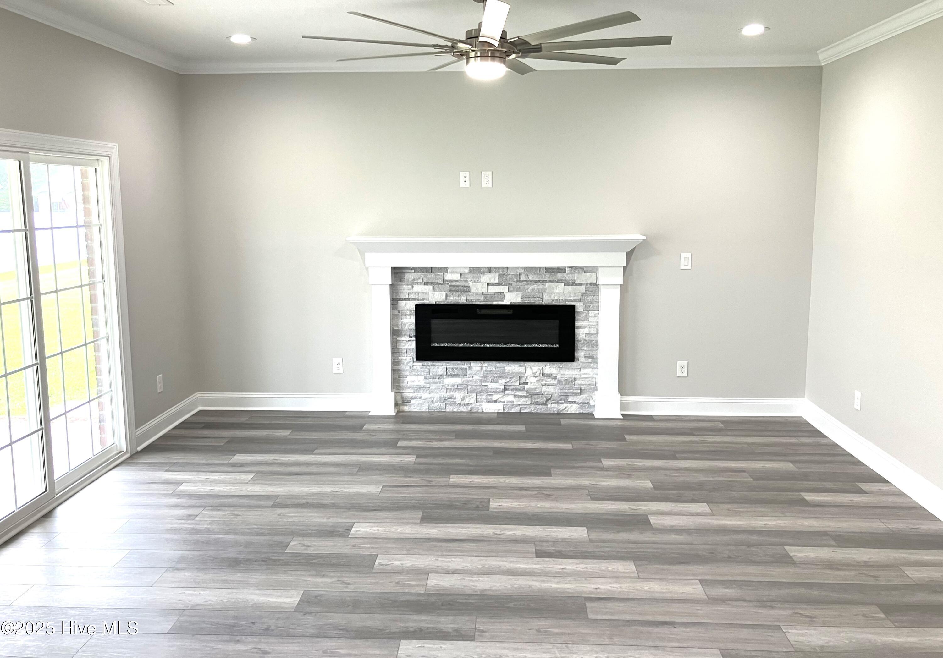 100514031 | Photo 11