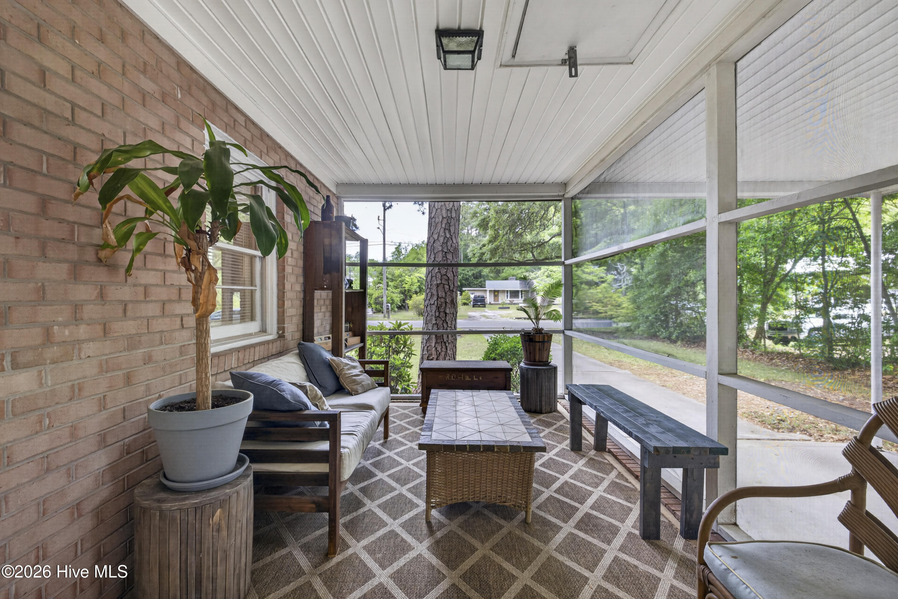 100570211 | Photo 12