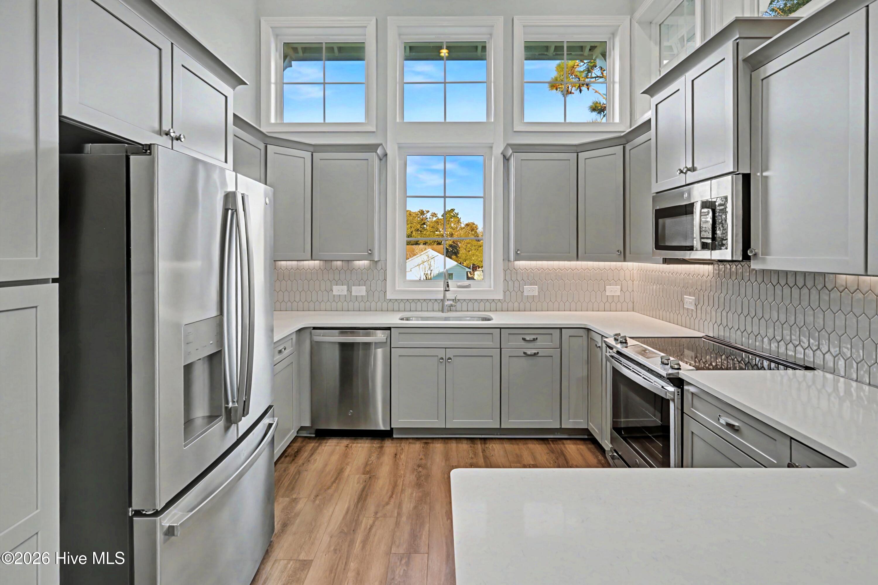 100555337 | Photo 13