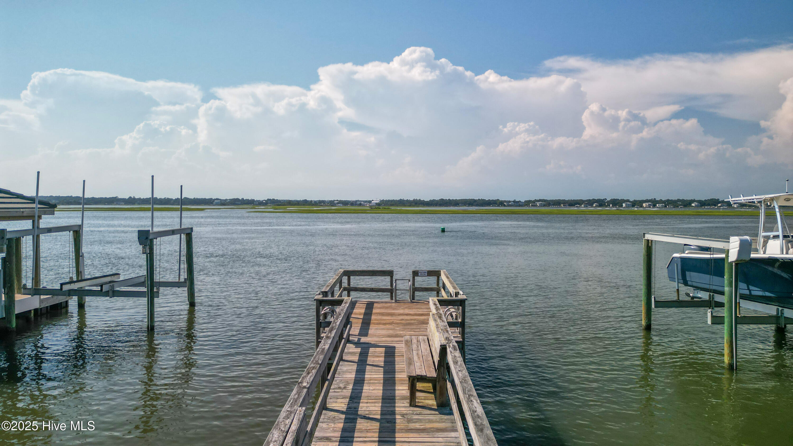 100524834 | Photo 46