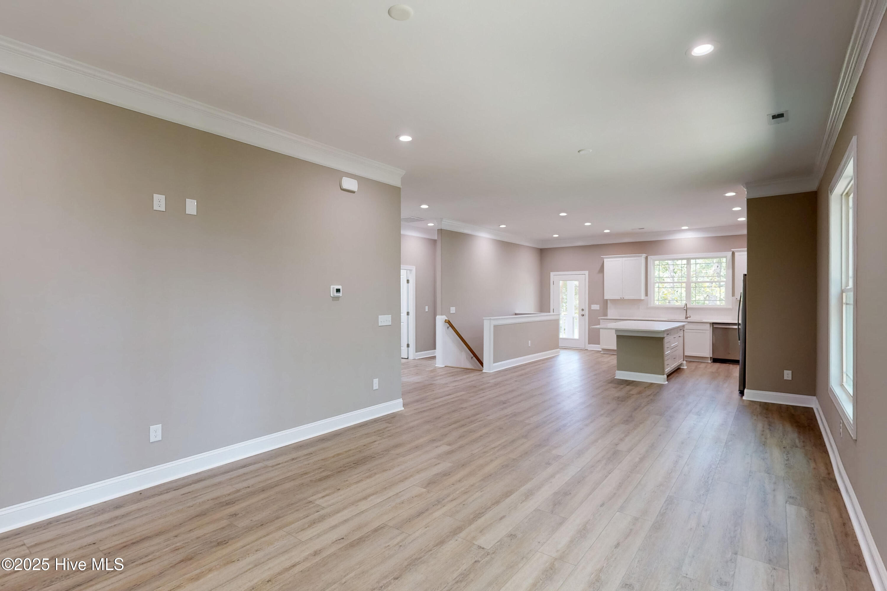 100534156 | Photo 16