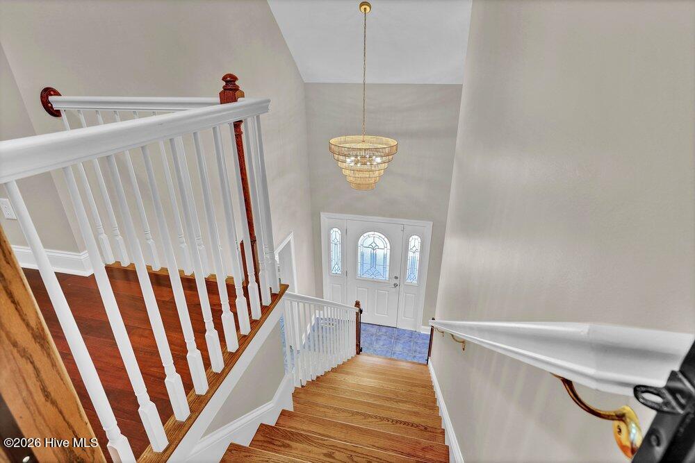 100569343 | Photo 24