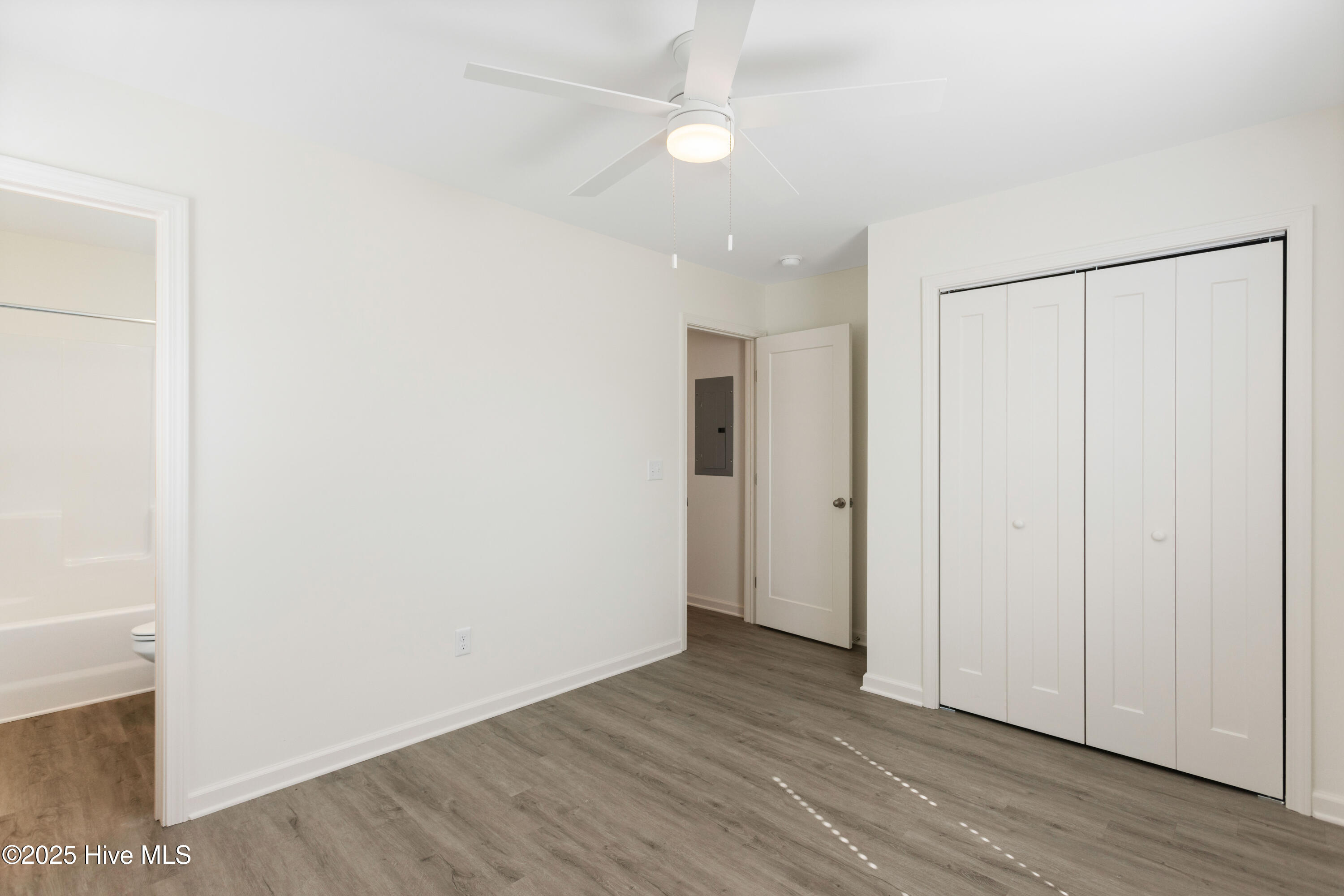 100542744 | Photo 14