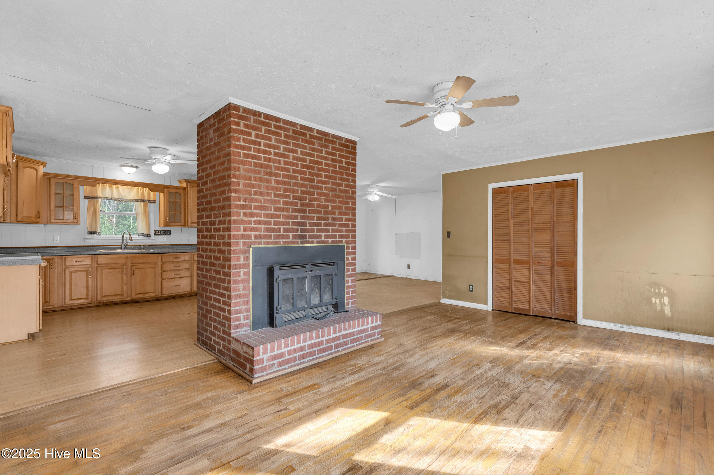 100543256 | Photo 11