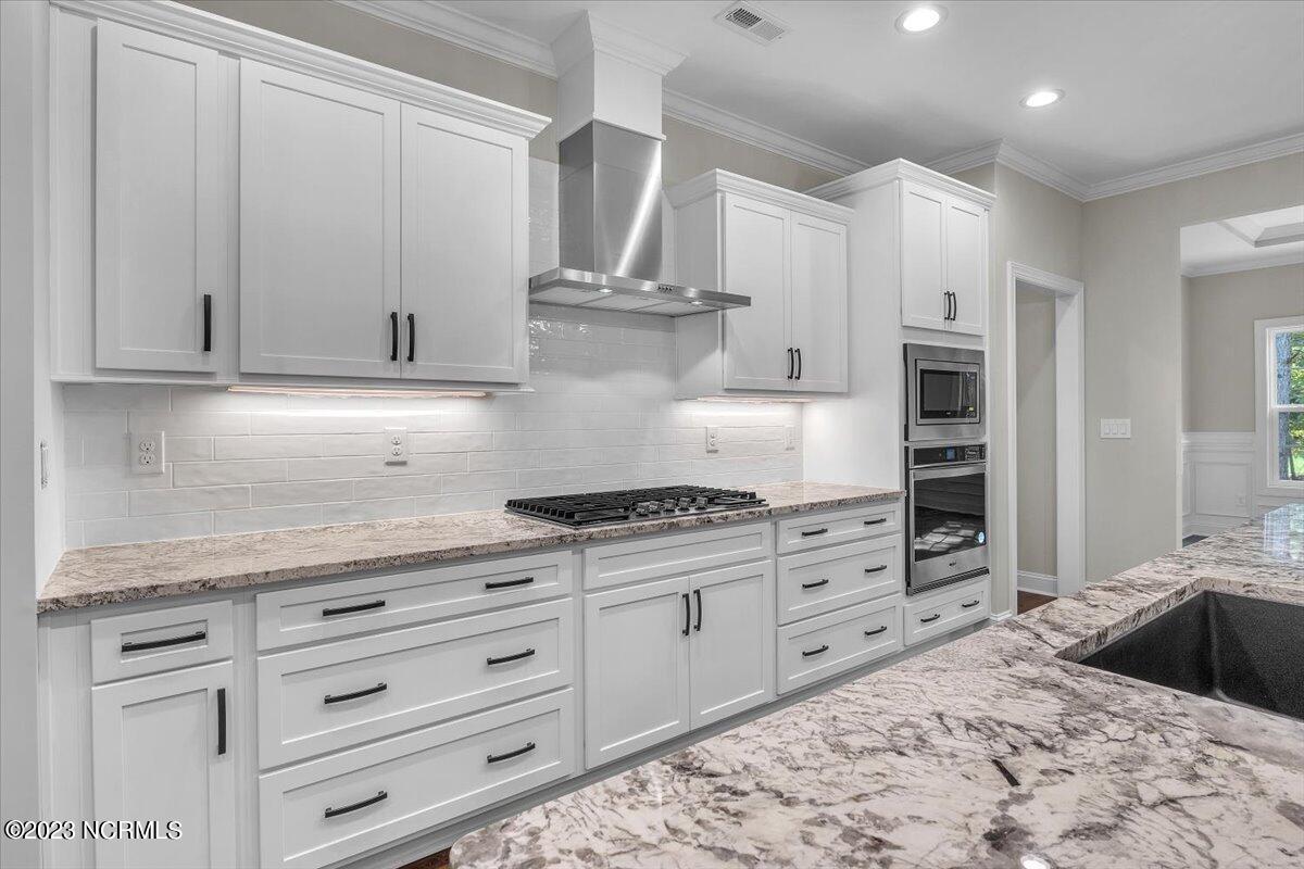 100524155 | Photo 61