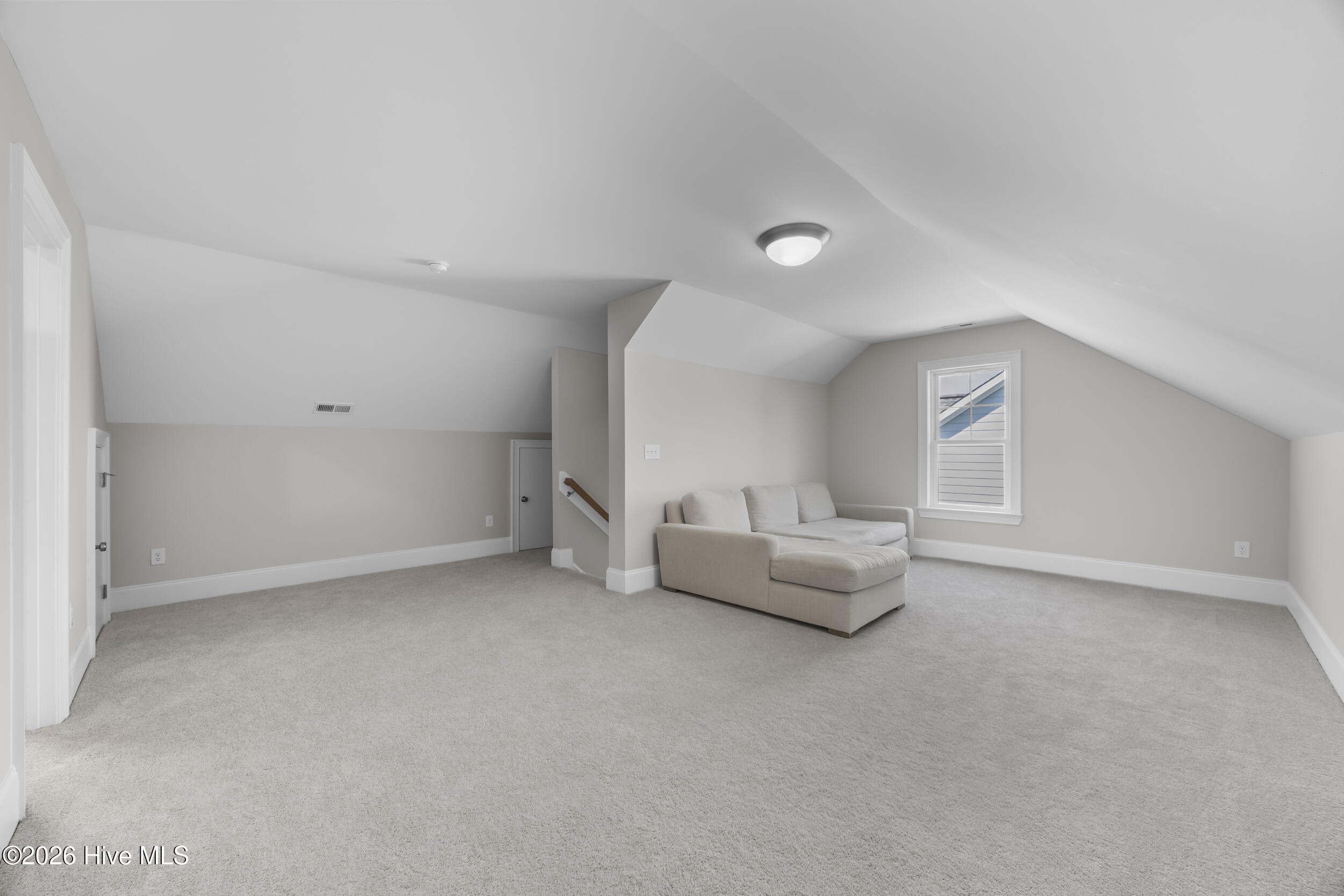 100567603 | Photo 40