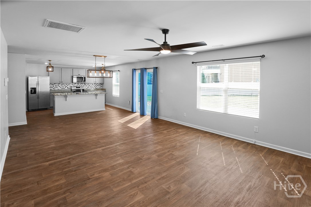 Photo of Livingroom not Virtual Staged