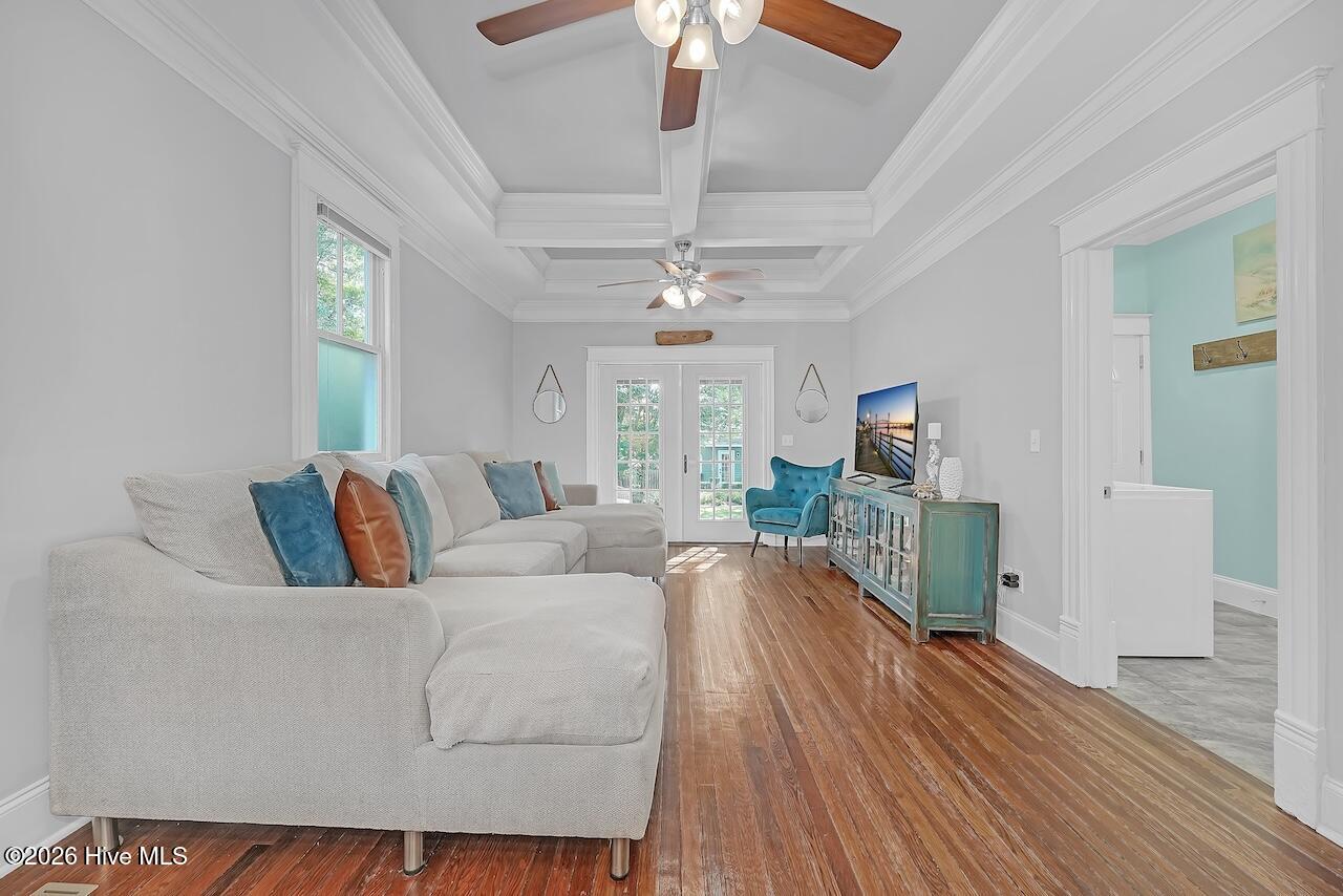 100560028 | Photo 18