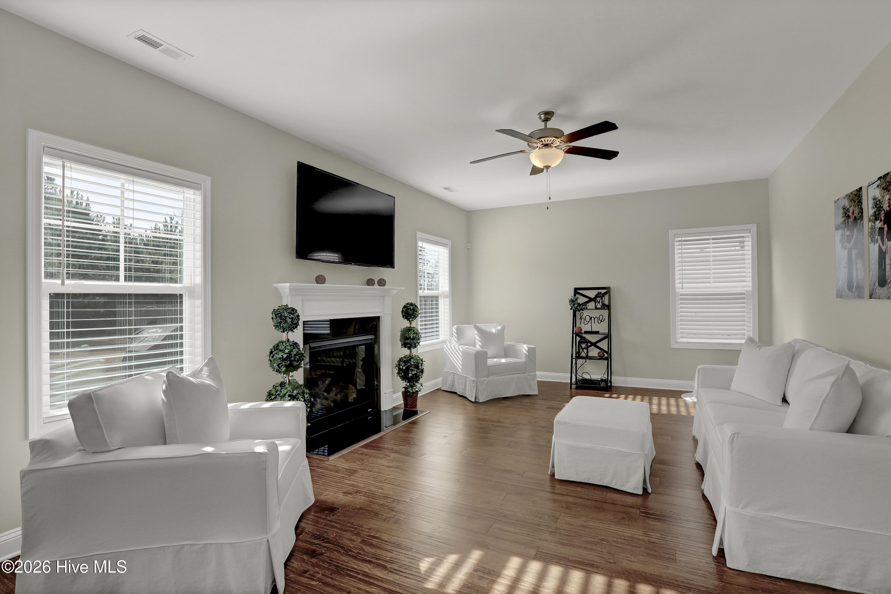 100550912 | Photo 12