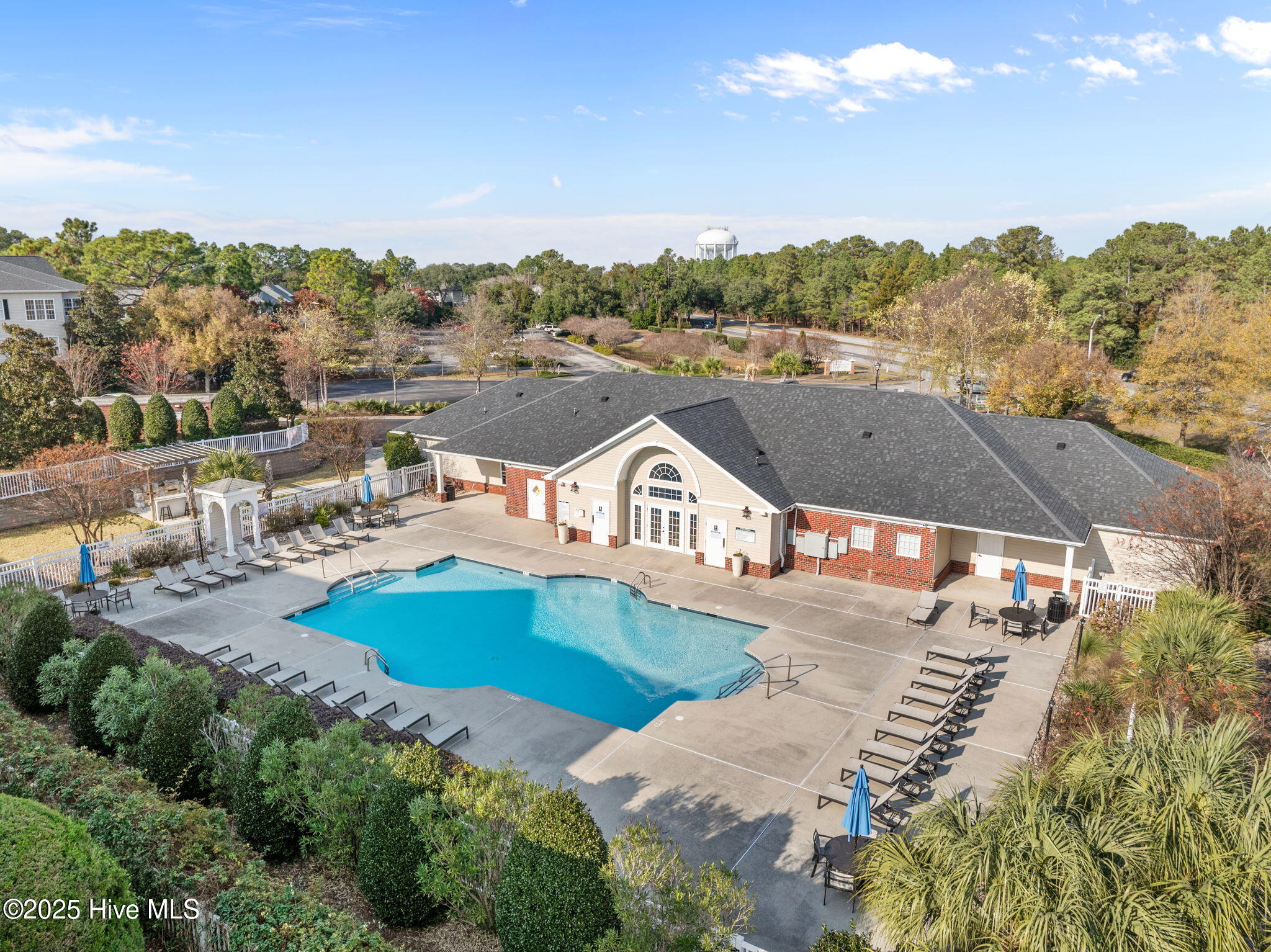 100521738 | Photo 34