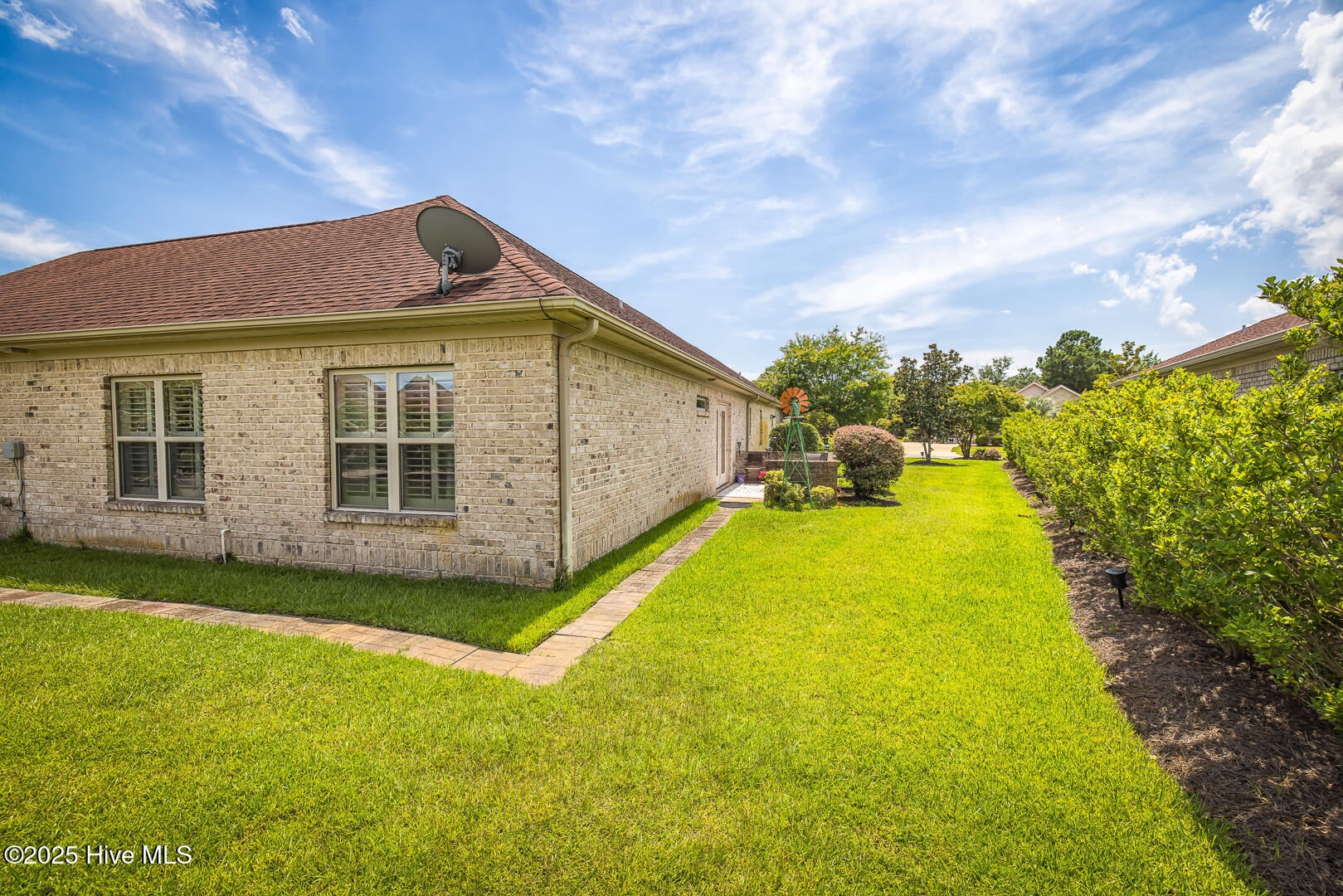 100548390 | Photo 33