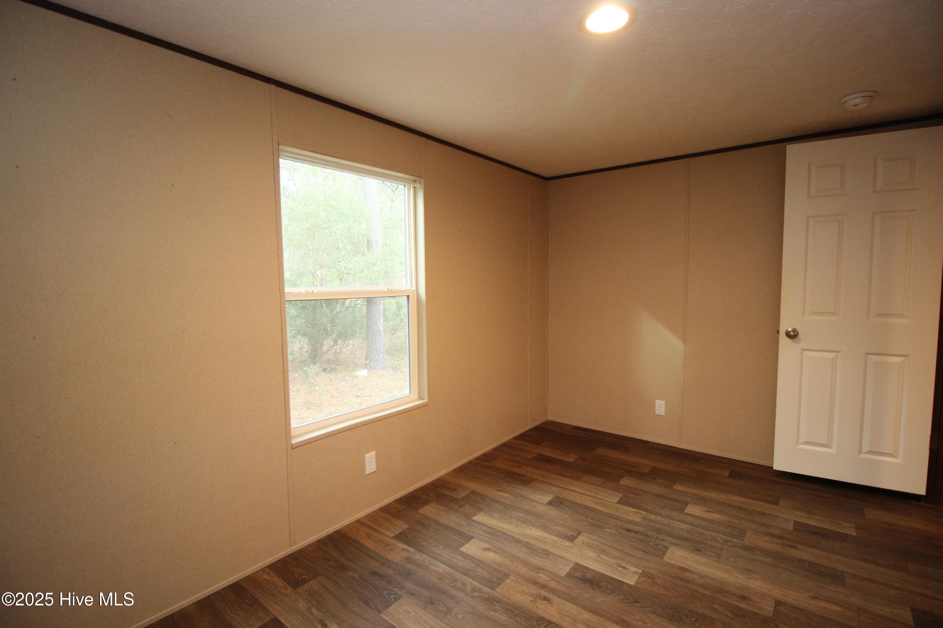 100548481 | Photo 26