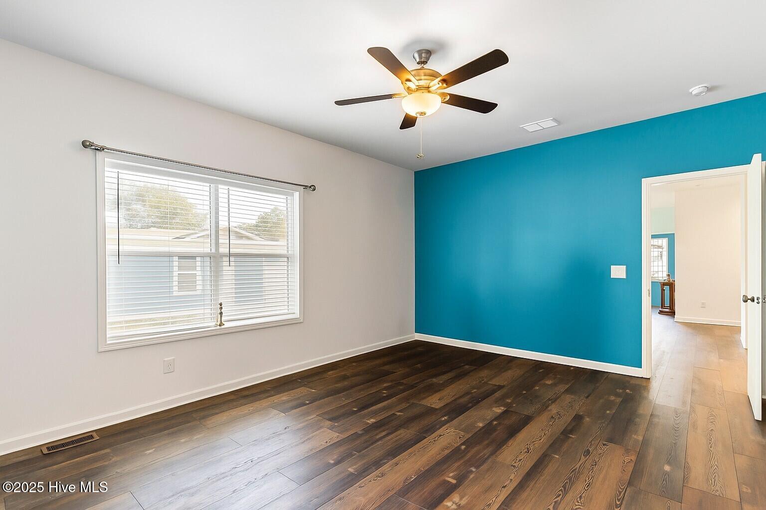 100531794 | Photo 21